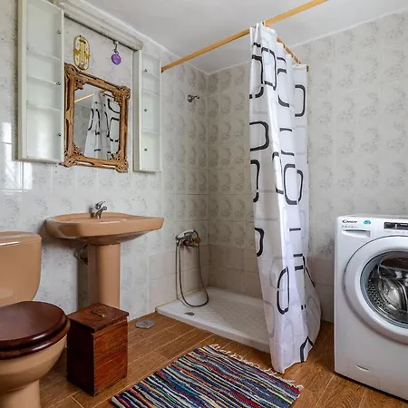 Flatguest Pedregal *